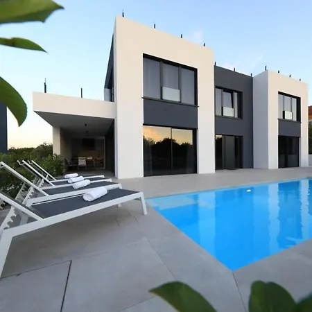 Villa Izabela Kraj (Zadar)
